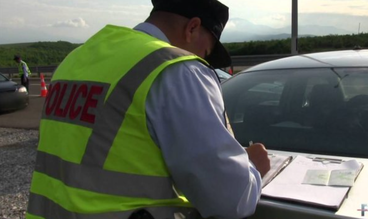 Pranuan një videoincizim për shkelje rregullash në trafik  policia gjobit shoferin e autobusit