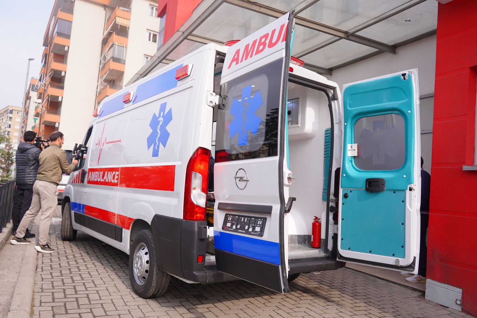 Shërbimit Urgjent në Prizren i shtohen dy autoambulanca të reja