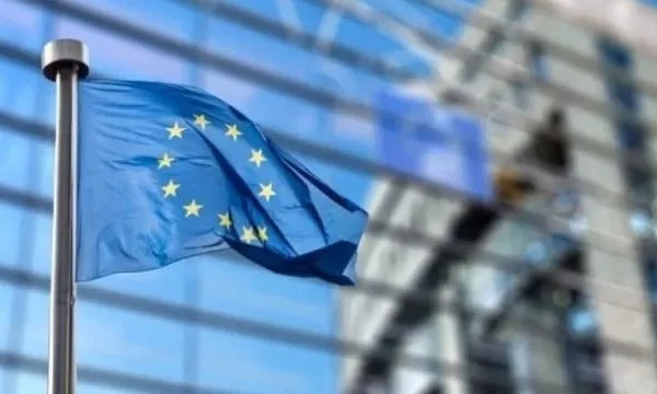 BE ja bën thirrje për qetësi dhe përmbajtje nga të gjithë aktorët për të shmangur përshkallëzimin në Venezuela