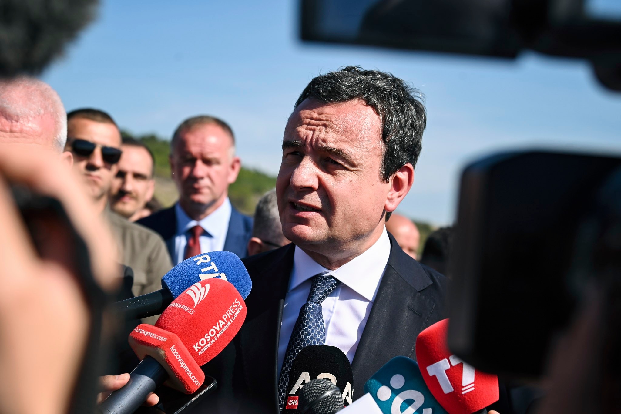 Kurti thotë se janë  në proces të blerjes  së helikopterëve Black Hawk nga ShBA