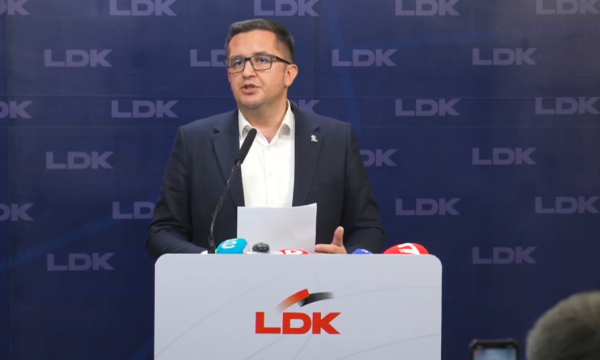 Ndarja e pareve për RTK në nga Qeveria  Mustafa  Tash janë zgjedhjet apo jo  Mashtrues e manipulues