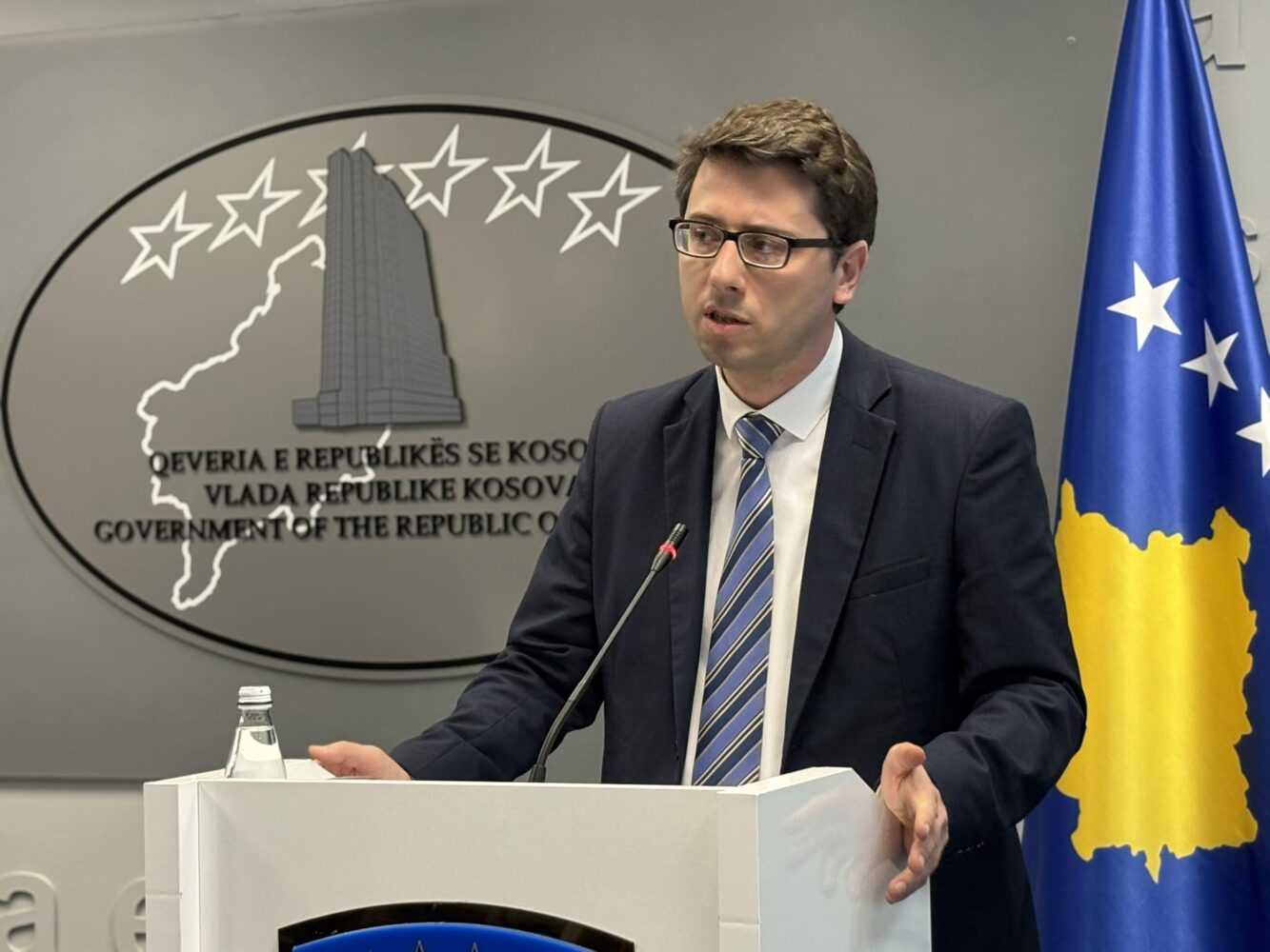 Murati për buxhetin e Prishtinës  Atë që nuk e bëri LDK dhe Abdixhiku do ta bëjë VV në Kuvendin Komunal