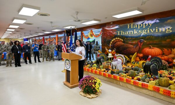 Osmani në Bondsteel  uron ushtarët amerikanë për Ditën e Falënderimeve  Kanë qenë pranë Kosovës në ditët më të vështira