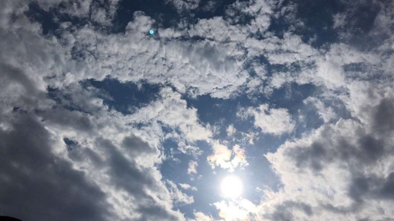 Moti sot  Me diell dhe vranësira  temperaturat deri në 12 gradë Celsius