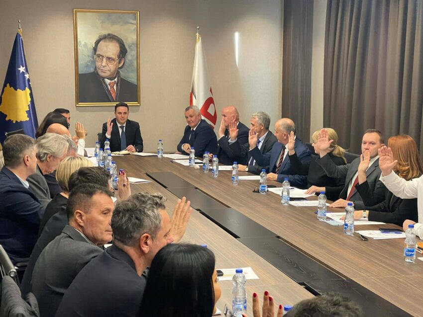 LDK  Mashtrim politik nga VV ja  po trillon merita për procesin që e bllokoi tri herë