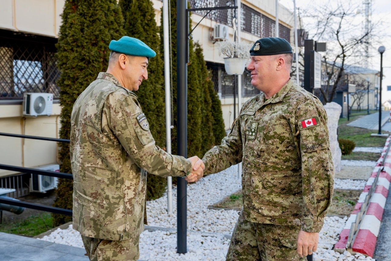 Ulutash pret zëvendëskomandantin e AJFC të Napolit  flasin për sigurinë në Kosovë