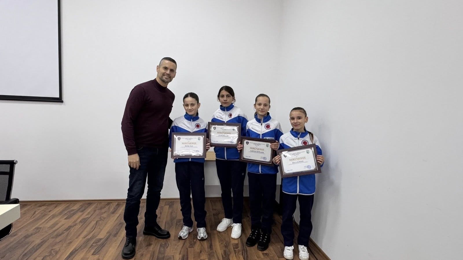 Hani i Elezit shpall sportistët më të mirë të vitit 2025  nderohet edhe karatistja 13 vjeçare  Leunora Loku