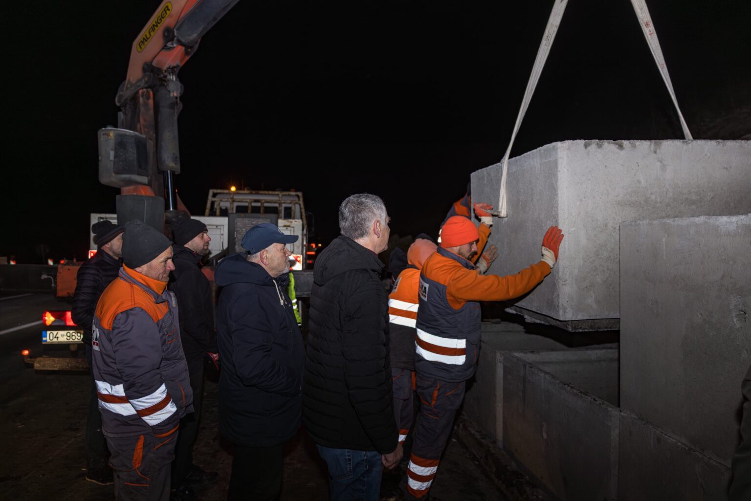 Durmishi mbikëqyr punimet e sanimit emergjent në  Ibrahim Rugova  pas rrëshqitjes së shkaktuar nga reshjet e shiut