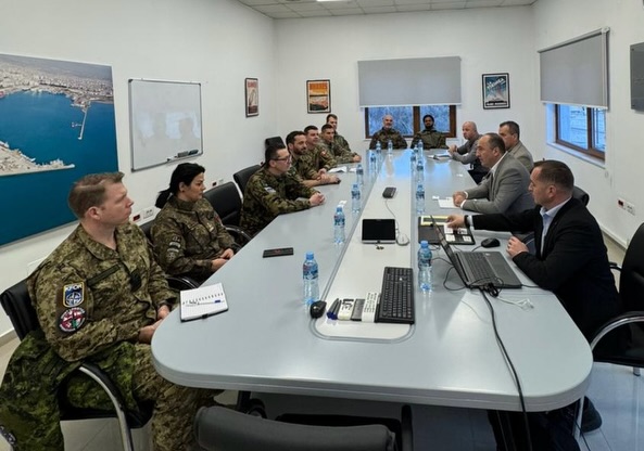 Delegacioni i KFOR it në Durrës  njihet nga afër me kapacitetet logjistike të Portit