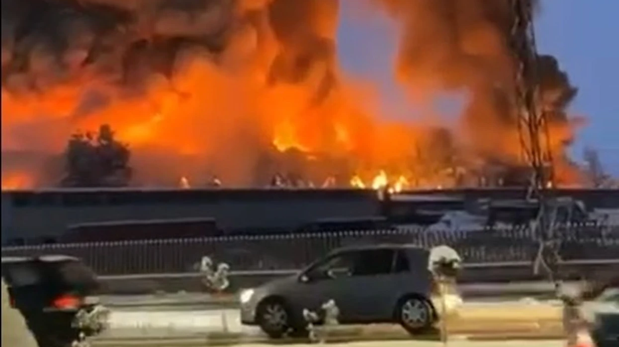 Digjet një fabrikë në Gjakovë  policia jep detaje