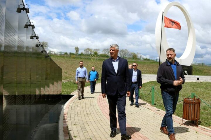 Reagon Sami Lushtaku  Hashim Thaçi burrështetas që përfaqëson një epokë të tërë  historia nuk i fal ata që zgjedhin anën e turpit