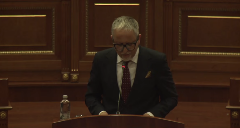 Arben Vitia  Kuvendi miraton një nga reformat kyçe për shëndetësinë