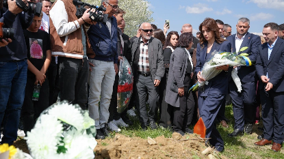 Rivarrimi i 8 vjeçarit të zhdukur në luftë  Haxhiu  Ditë dhimbjeje  sikur të mos mjaftonte vrasja e tij edhe trupi i tij u zhduk