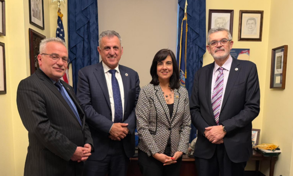 Udhëheqësit e AARC takojnë kongresmenen Malliotakis  Dialogu Kosovë   Serbi të përfundojë me njohjen reciproke