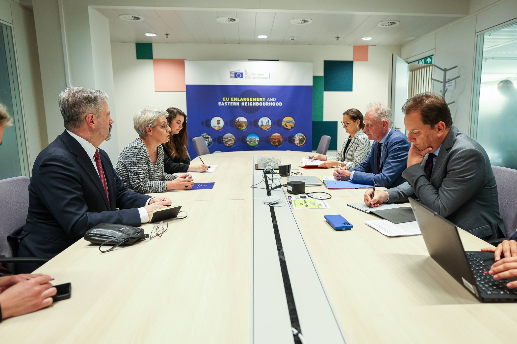 Gërvalla takon Koopmanin  flasin për proceset drejt integrimit evropian