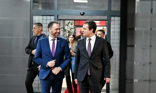 Kryediplomati belg përmbledh vizitën në Kosovë  përmend bashkëpunim për burgje e kërkon riangazhim në dialogun me Serbinë