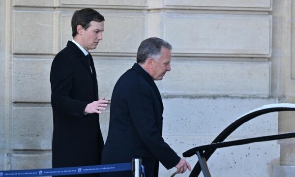 SHBA dhe Irani japin mesazhe të përziera për bisedimet e fundjavës derisa zyrtarët amerikanë udhëtojnë drejt Pakistanit