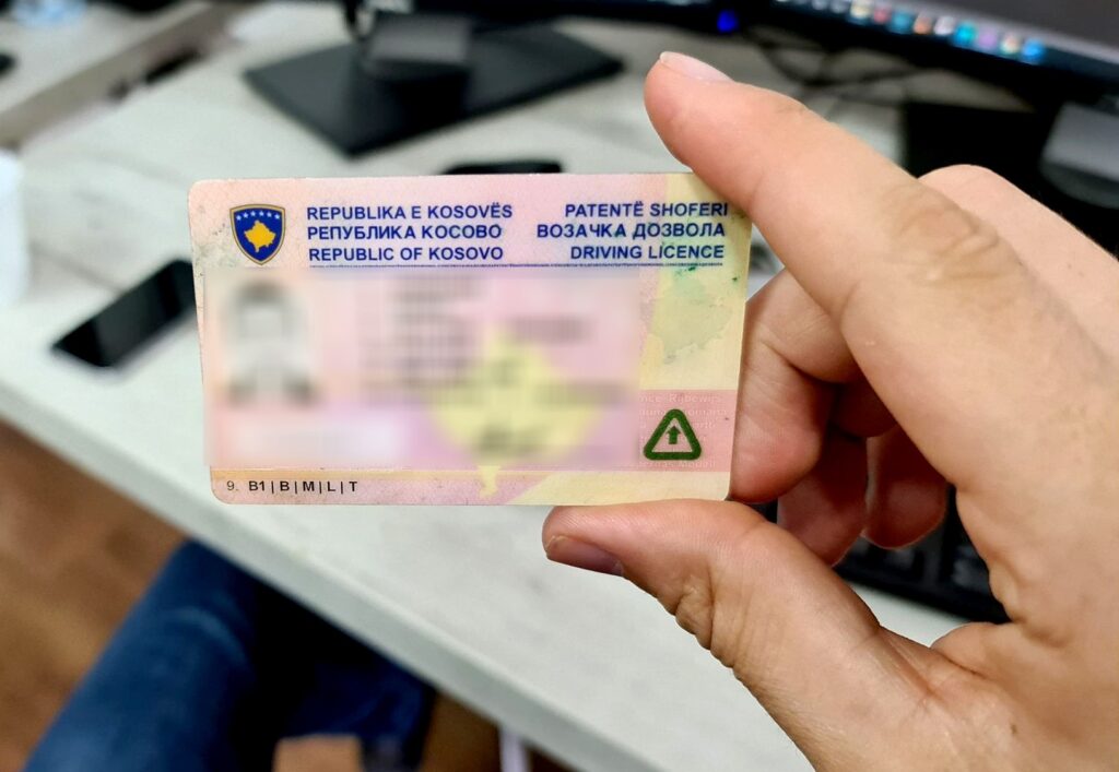 Patentë shoferin e falsifikuar tentoi ta konvertonte  hapet rast ndaj të dyshuarit në Leposaviq