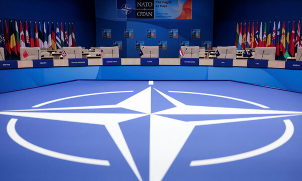 NATO planifikon të heqë praktikën e mbledhjeve vjetore