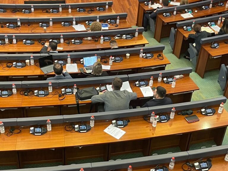 Kërçeli për fjalimin e Arian Tahirit  30 fjalë pa nevojë  ta merr mendja i ka shkru me ChatGPT