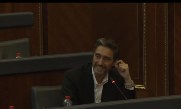  Ju me qenë normal e kishit përjashtu prej grupi   Uran Ismaili përplaset me Ejup Ahmetin