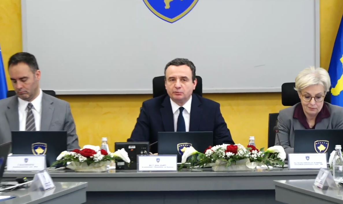 BE ja dhe Qeveria e Kosovës ndajnë 40 bursa të reja për master për shërbyesit civilë të ardhshëm të Kosovës