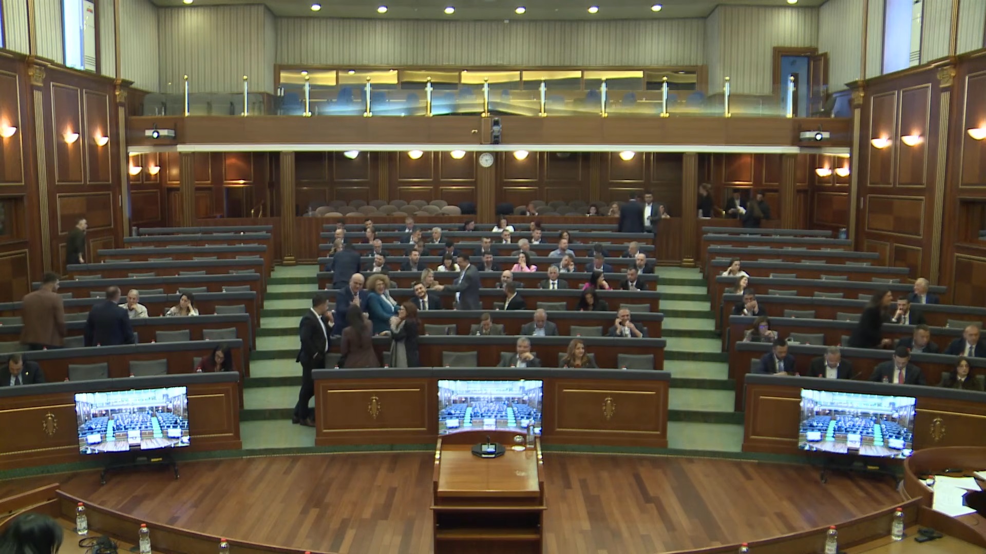 Votohet në parim Ligji për çmimet tavan