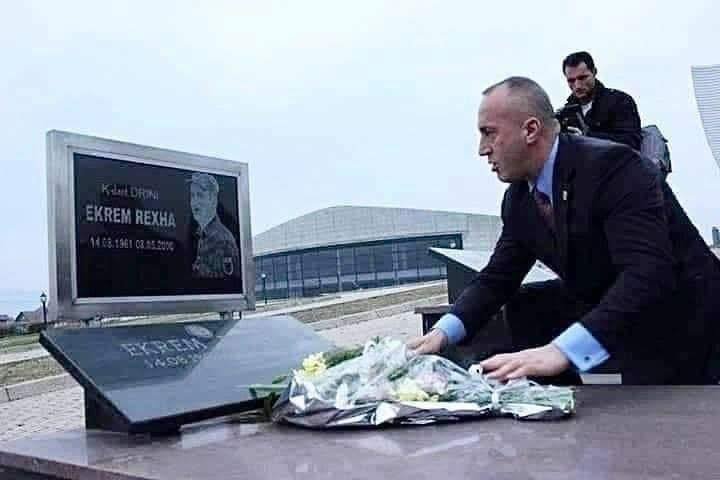 Haradinaj përkujton komandant Drinin dhe dëshmorët e 8 Majit  Sakrifica e tyre është themeli i lirisë së Kosovës