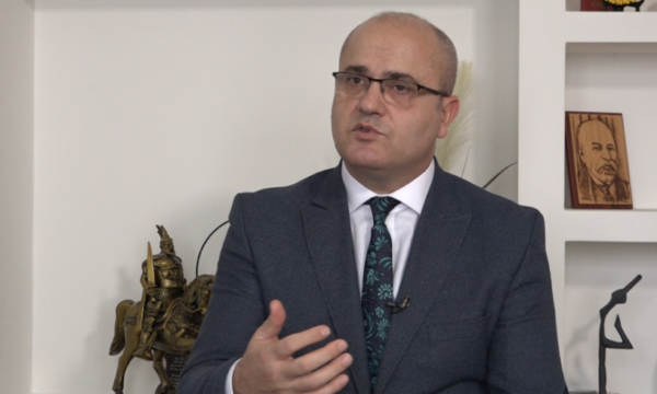 Haxhi Avdyli i përgjigjet Guxo  Jo 3 probleme më pak  por 100 mijë e 786 vota më pak