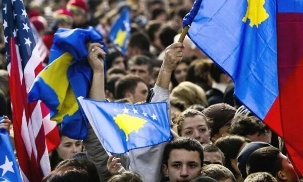 Petritsch  Qytetarët të çojnë mesazh se bllokimet s janë të pranueshme  Homel  Kosova s ka luks të mbetet në kriza të brendshme