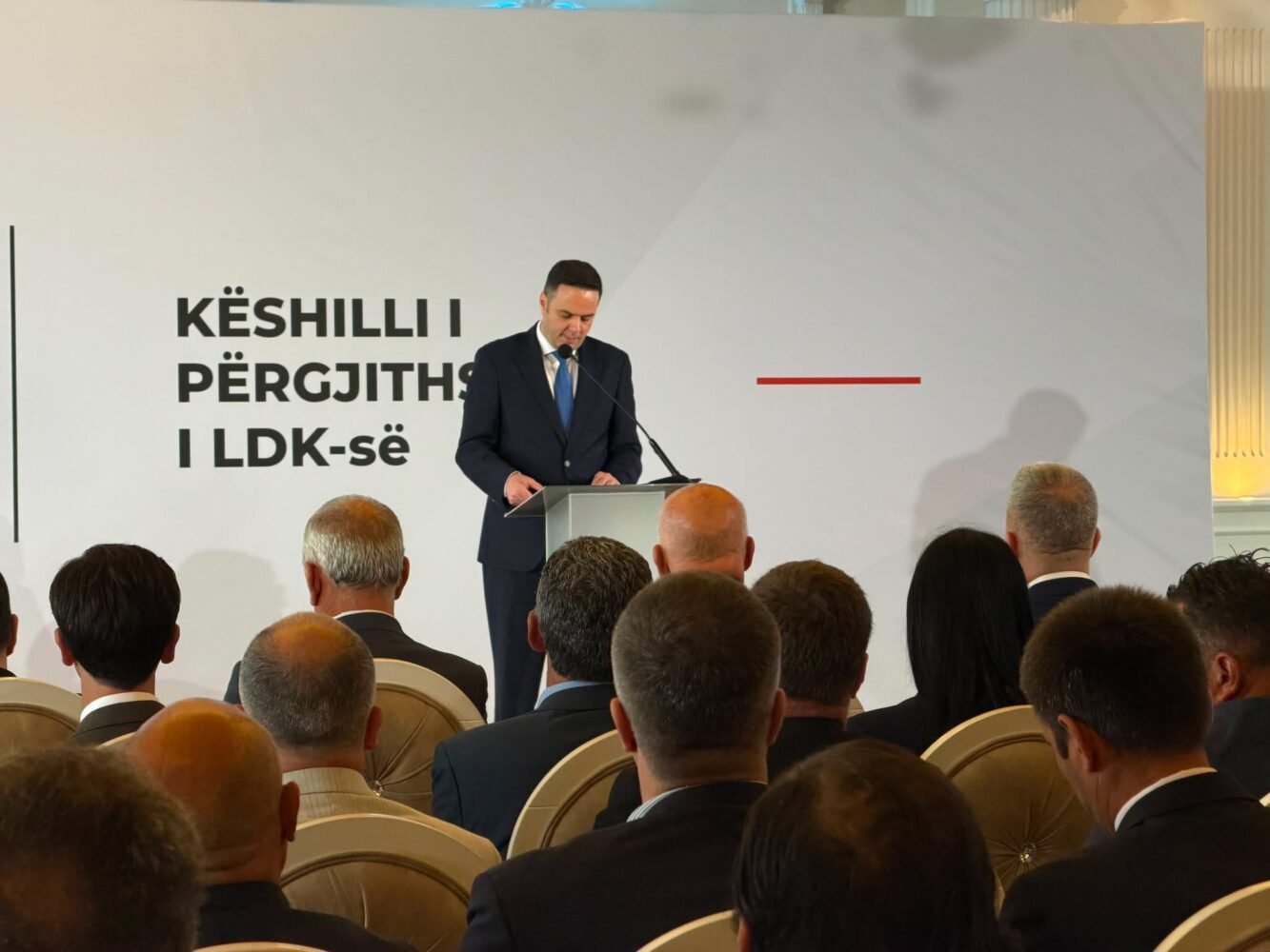 Abdixhiku propozon Vjosa Osmanin bartëse të listës së LDK së dhe kandidate për presidente