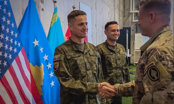 Bordi i Paqes vlerëson angazhimin e Kosovës  dy majorët e FSK së emërohen zyrtarë ndërlidhës në Forcën Stabilizuese