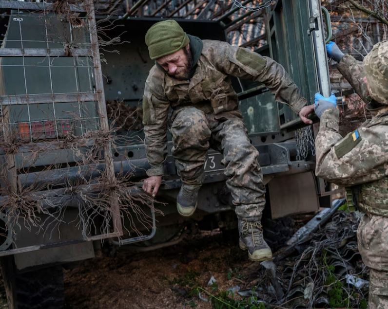 Luftimet arrijnë në periferi të Kostiantynivkës  një bastion ukrainas