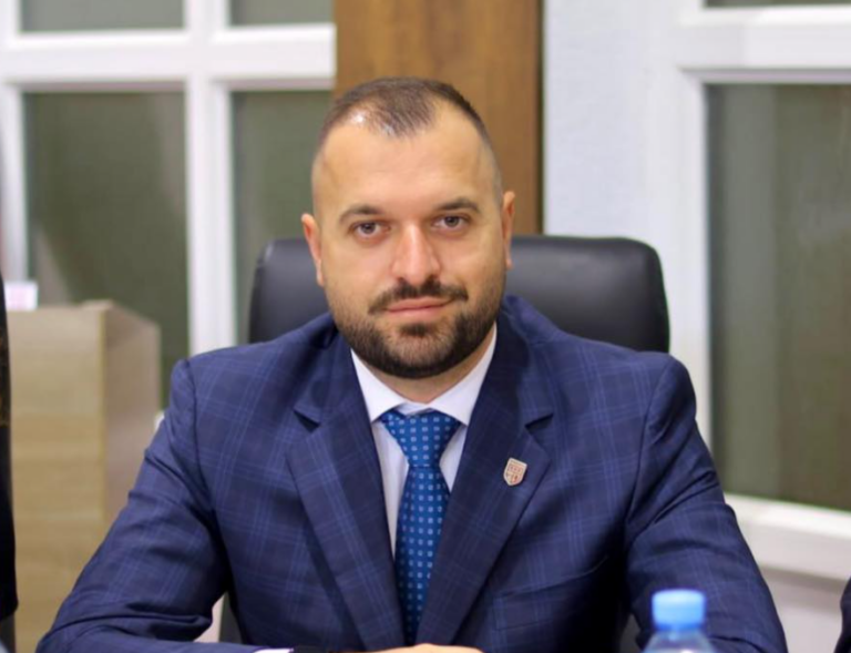 Sot varroset Rifat Stojkaj  drejtori i Bujqësisë në Deçan