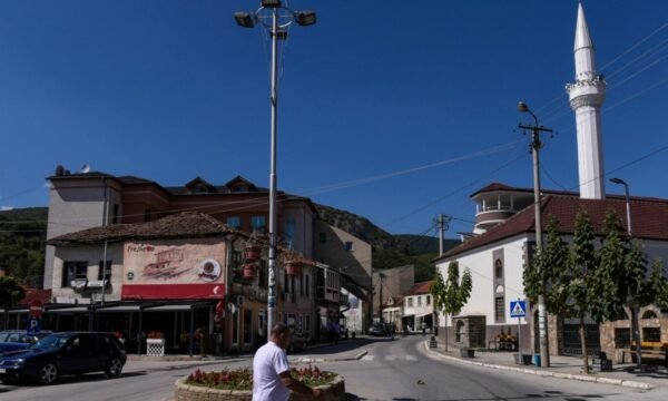 Kongresistët amerikanë vizitojnë Preshevën mes shqetësimeve për të drejtat e shqiptarëve në Serbi