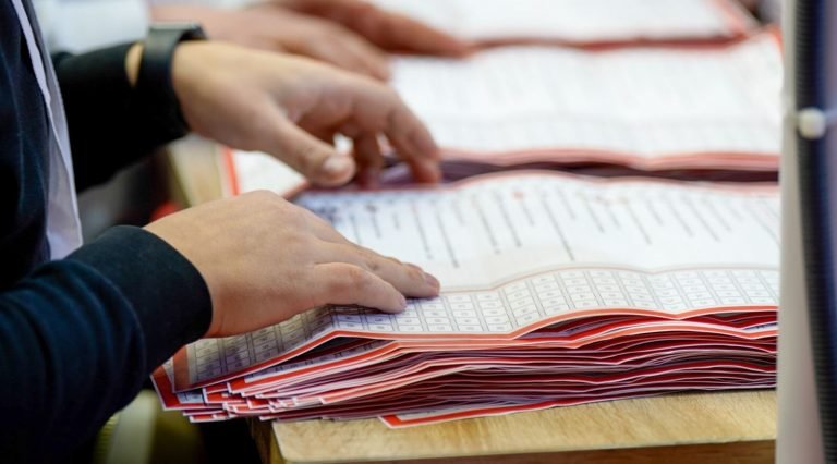 Përfundon afati për deklarim në KQZ  22 parti konfirmuan pjesëmarrjen