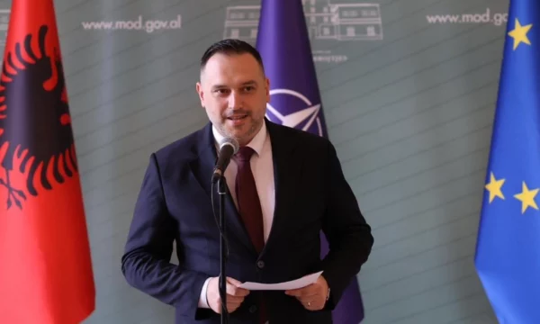 Ministri i Mbrojtjes së Shqipërisë  Jemi në bisedime me Kosovën dhe Kroacinë për bashkëprodhim ushtarak  synojmë forcimin e sigurisë