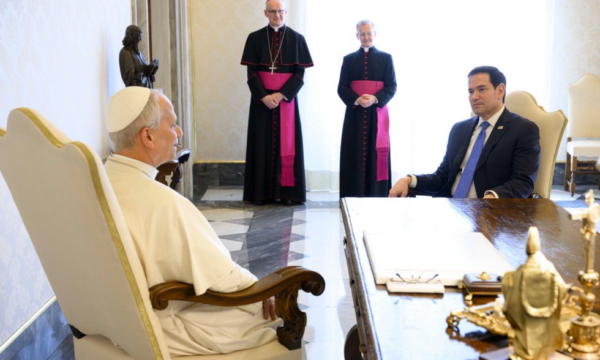 Dalin fotografitë nga takimi i Sekretarit Rubio me Papa Leon në Selinë e Shenjtë