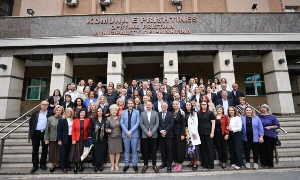 Rama ndan mirënjohje për mjekët dhe profesionistët e kujdesit parësor shëndetësor