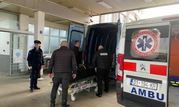 Raportohet për një rrahje masive në Skenderaj  një person niset me autoambulancë drejt spitalit