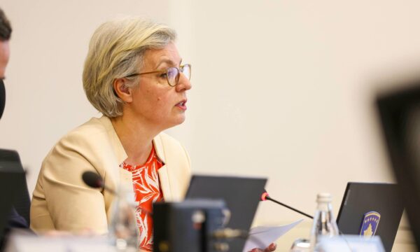 Gërvalla njofton për vendime të Qeverisë që prekin Odën e Avokatëve