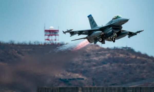 NBC News  Një avion F 15 amerikan u rrëzua në Iran nga një raketë kineze