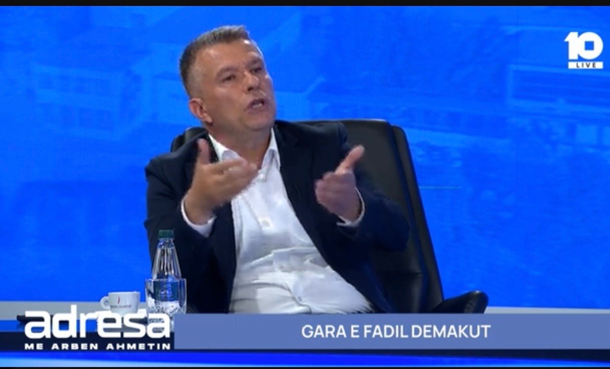 Demaku për Kurtin  Po bën pazare me vendin e vet e me të ardhmen tonë