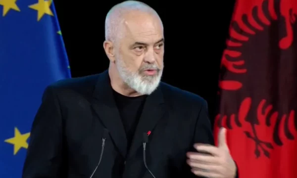 Edi Rama dënon sulmet dhe thirrjet për bojkot për koncertin e këngëtarit Yll Limani