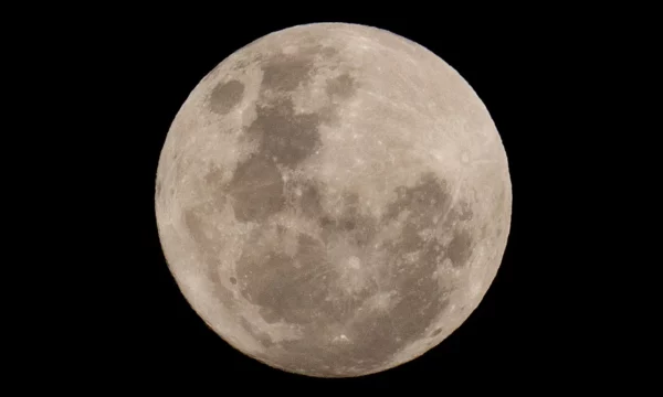 Pjesë të raketës së SpaceX mund të godasin Hënën në gusht  sipas NASA s