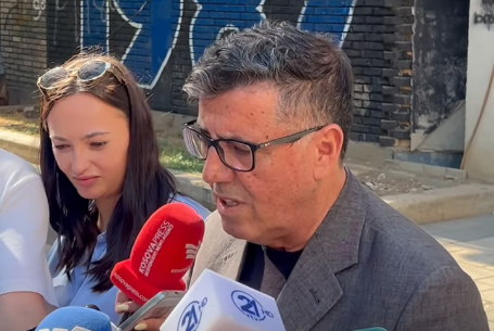 Haziri del nga mbledhja e Kryesisë  Po flasim çështje thelbësore  Abdixhiku po e diskuton me strukturat letrën e Kurtit