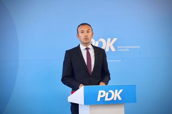 Arben Mustafa kritikon Muratin  Po mburret me stagnimin ekonomik  jo me zhvillimin