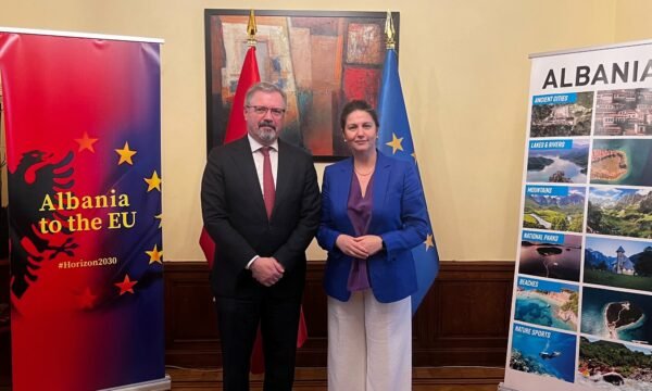 Bajrami takon ambasadoren shqiptare  E përgëzova për progresin e fuqishëm në negociatat për BE në