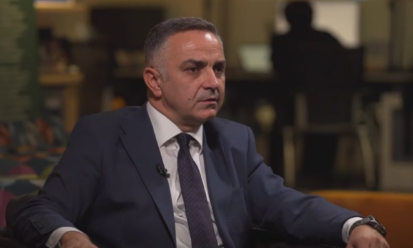 Tahiri prezanton gjetjet e tij për reformat globale në platformën e Bankës Botërore  Kosova po dëgjohet si zë serioz