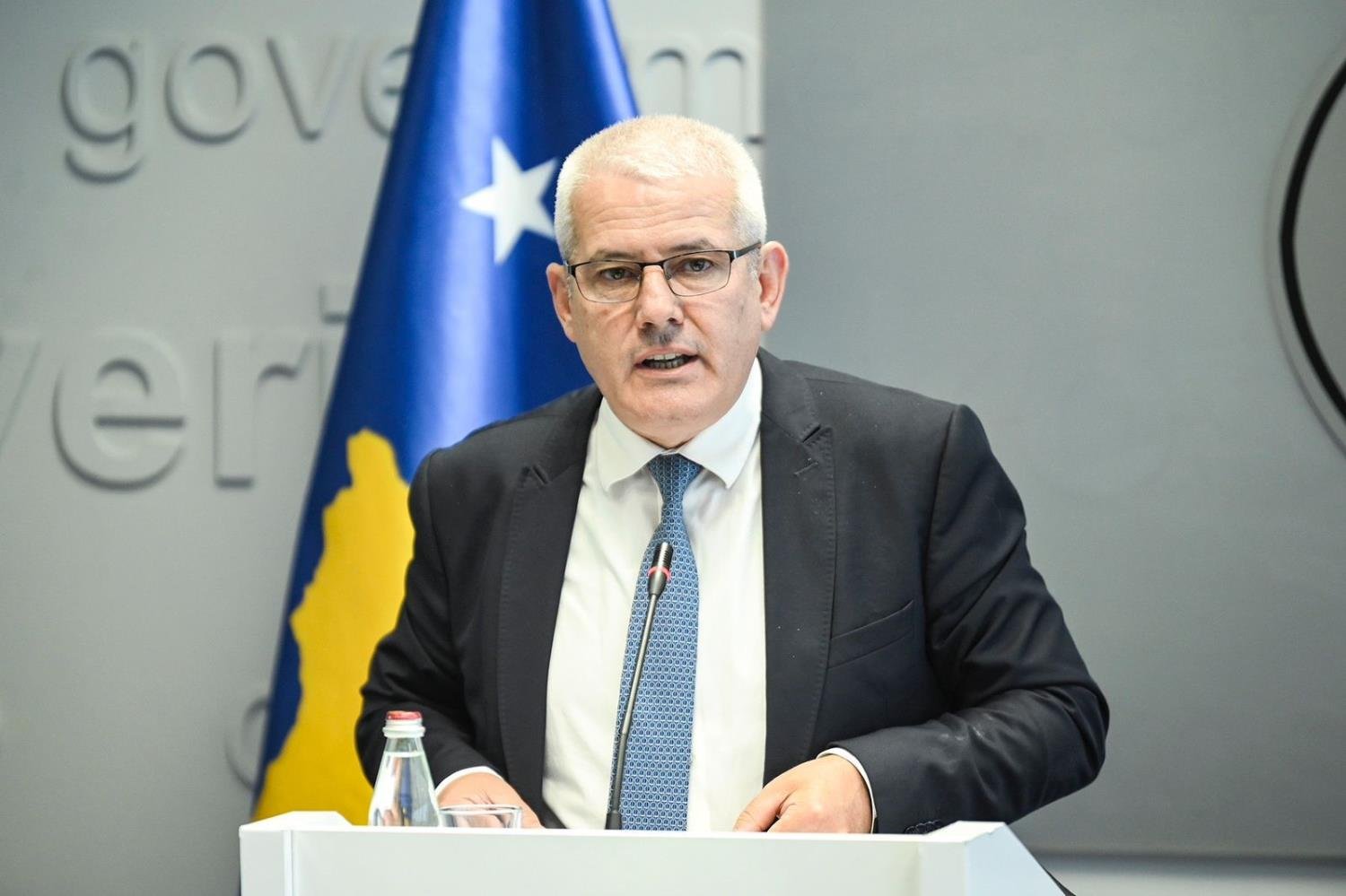 Sveçla  Ndërkombëtarët duhet ta izolojnë Serbinë  derisa Vuçiq të marrë masa ndaj Paunoviqit